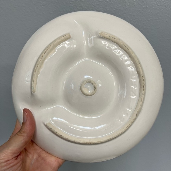 California Pottery White Artichoke Plates 352 Set of 2 - Picture 6 of 8